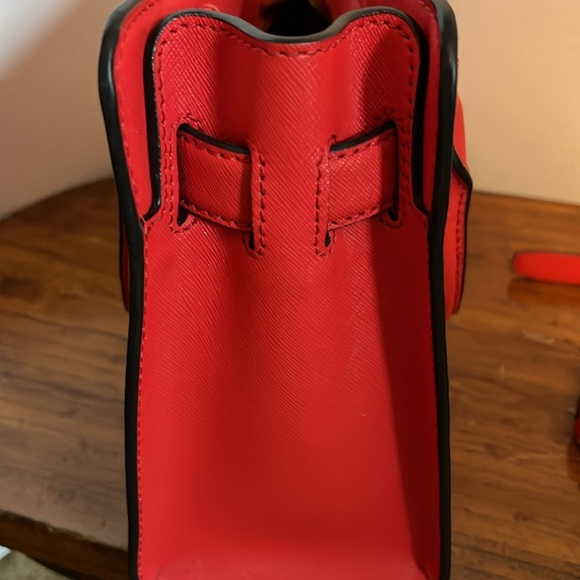 Michael Kors NWOT Rare crossbody handbag red floral motif - Picture 5 of 8